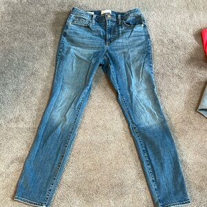Universal thread size 8, high-rise skinny jeans